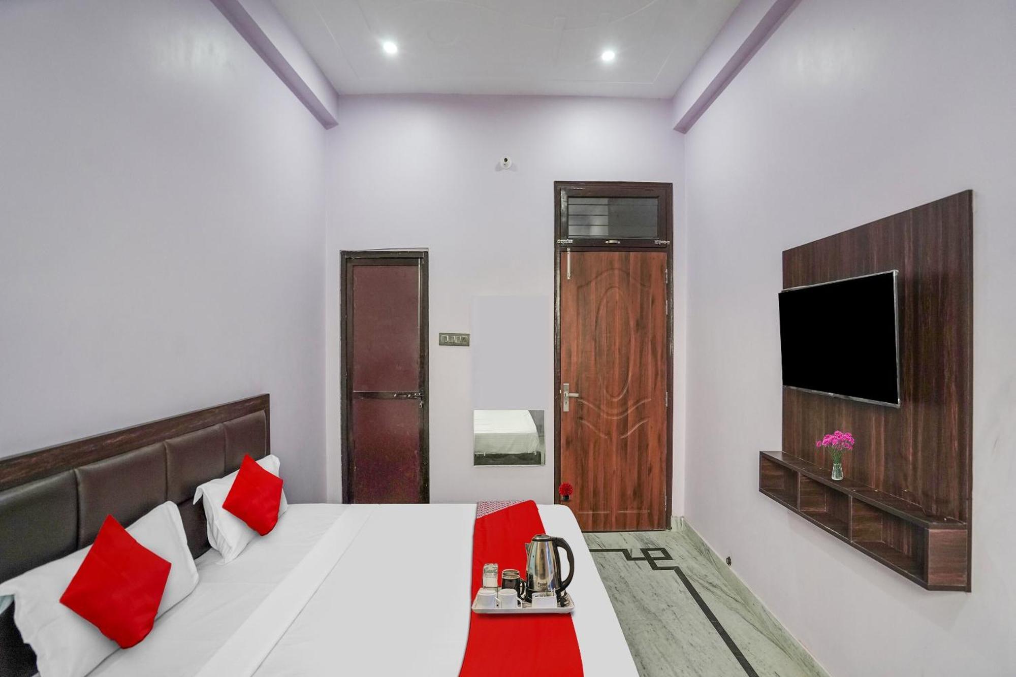 Hotel O Ayurma Inn Chinhat エクステリア 写真