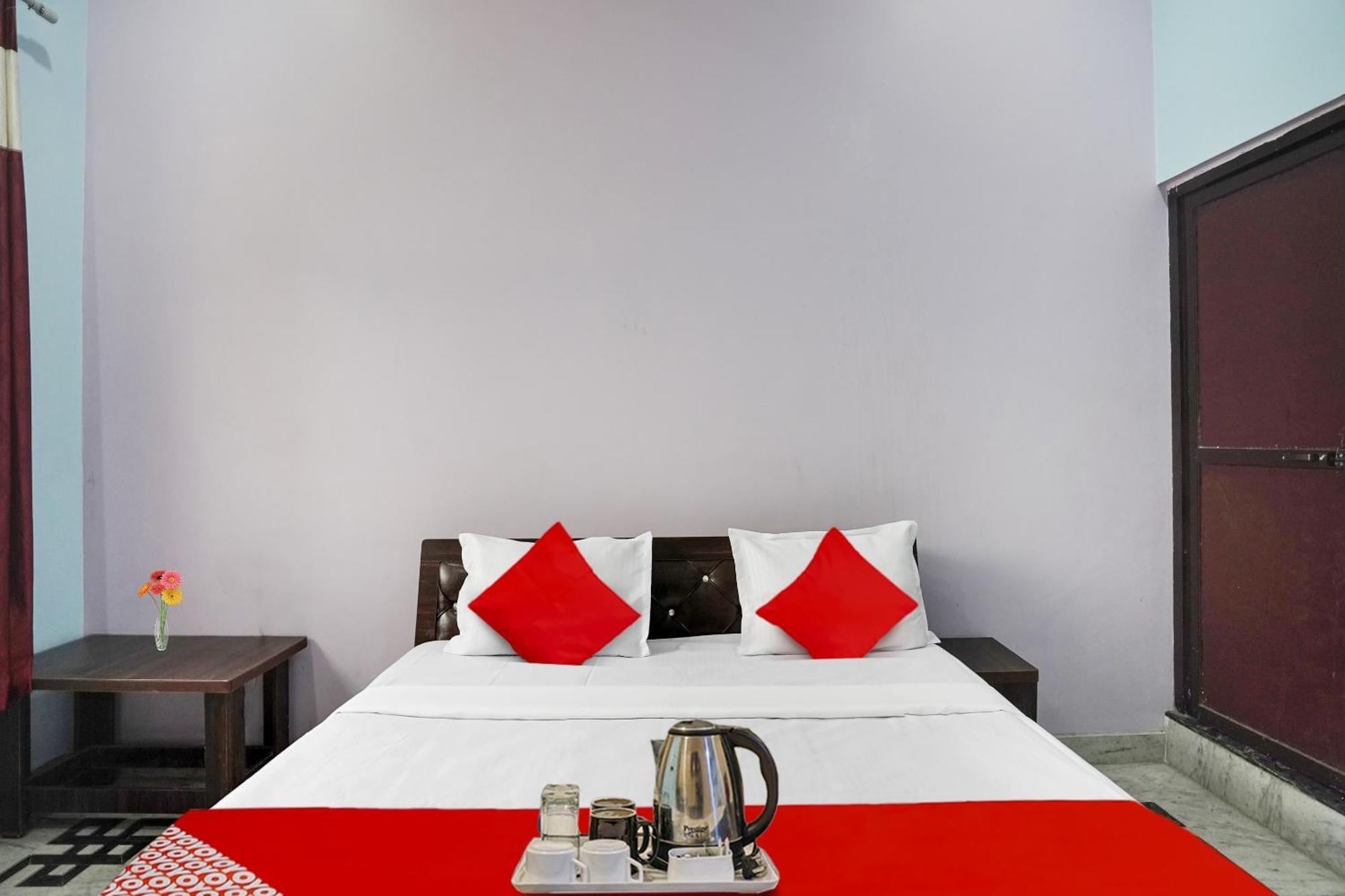 Hotel O Ayurma Inn Chinhat エクステリア 写真