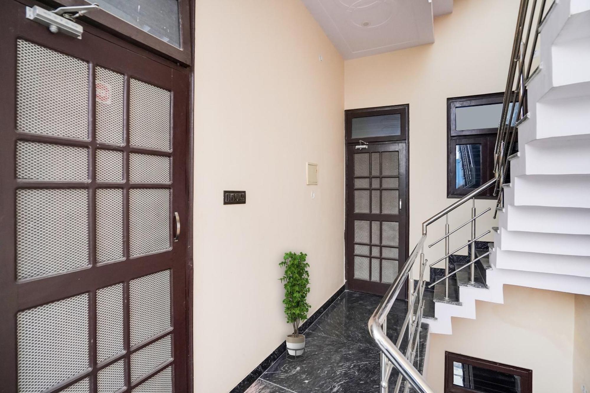 Hotel O Ayurma Inn Chinhat エクステリア 写真